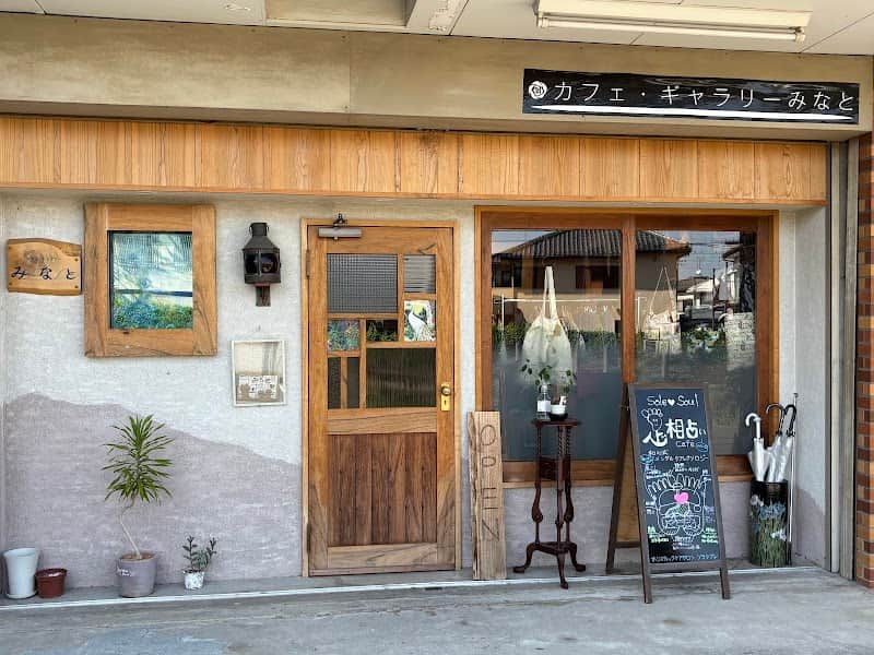 カフェ･ギャラリー みなとの店内風景