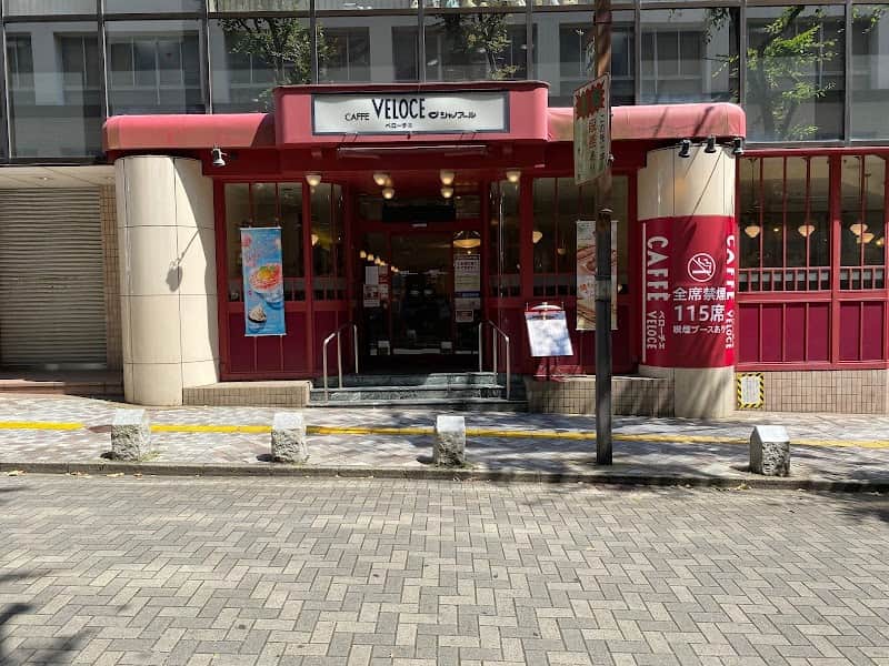 CAFFE VELOCE 市川店の店内風景