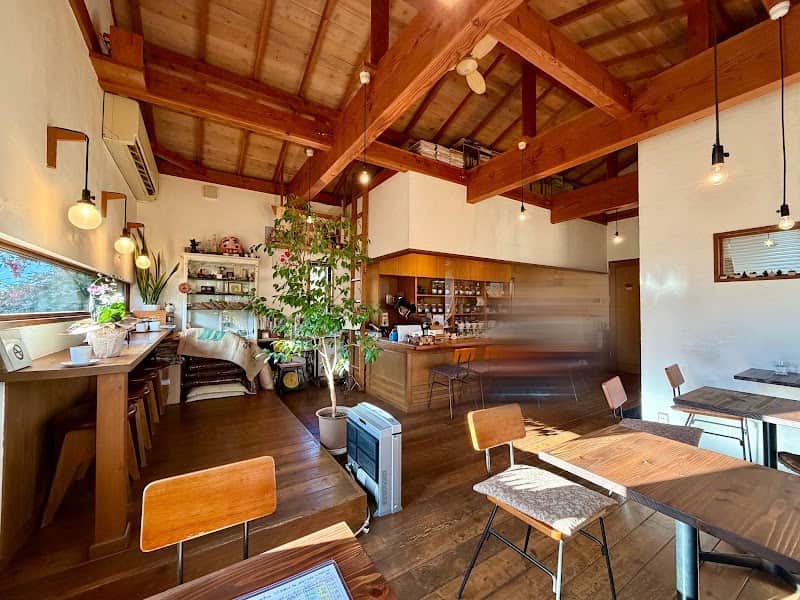 自家焙煎珈琲カフェ・シュトラッセの店内風景