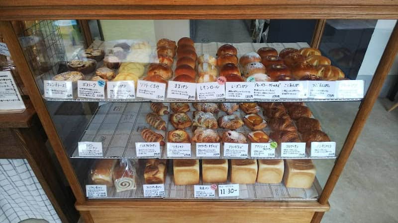 マコトコ ベーカリーの店内風景
