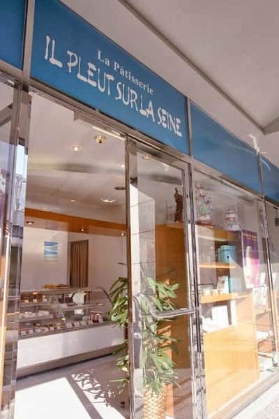 イル・プルー・シュル・ラ・セーヌの店内風景