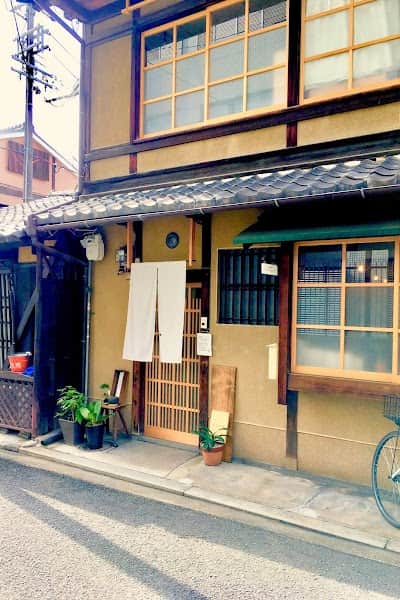 古書と茶房 ことばのはおとの店内風景
