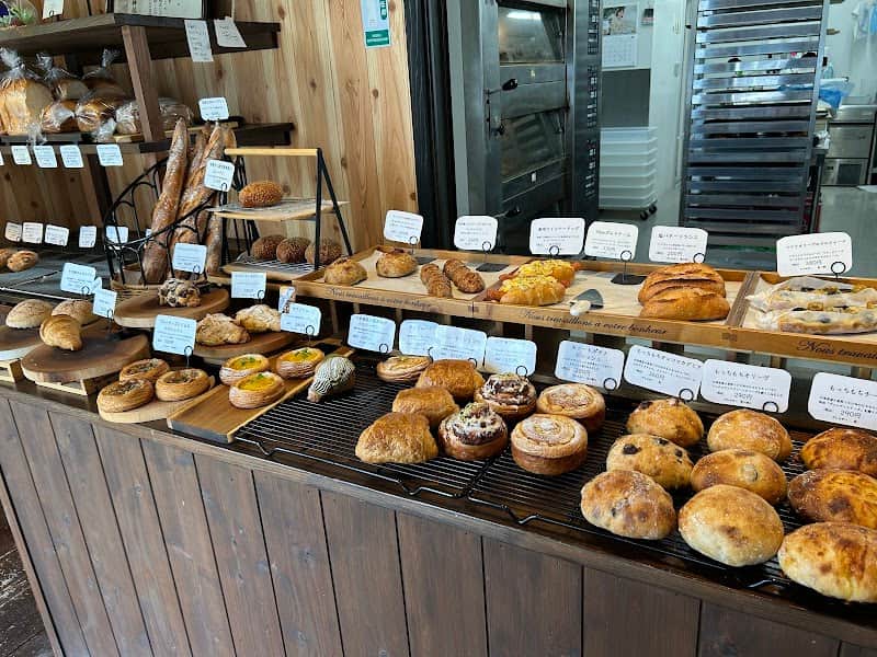Boulangerie Doux Fleursの店内風景