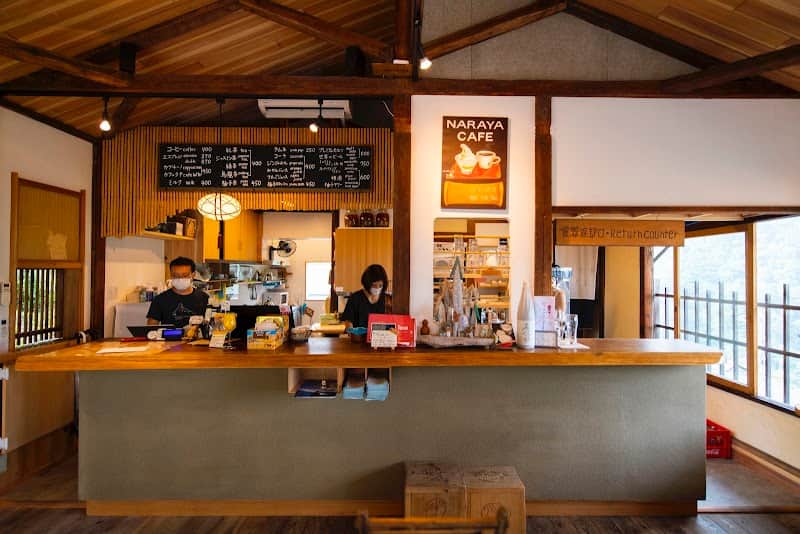 NARAYA CAFEの店内風景