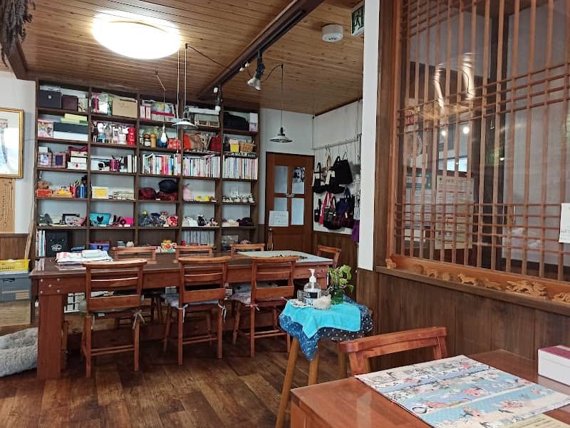 みなと喫茶部の店内風景