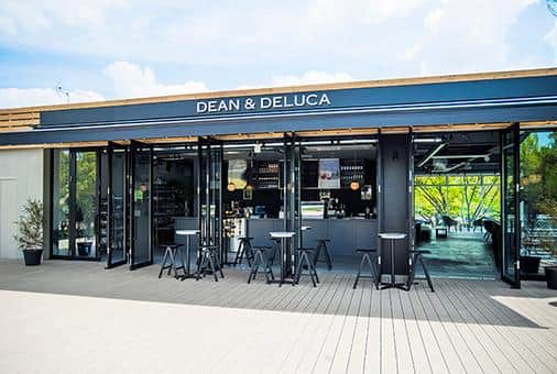 DEAN&DELUCAベーカリーカフェ名城公園の店内風景