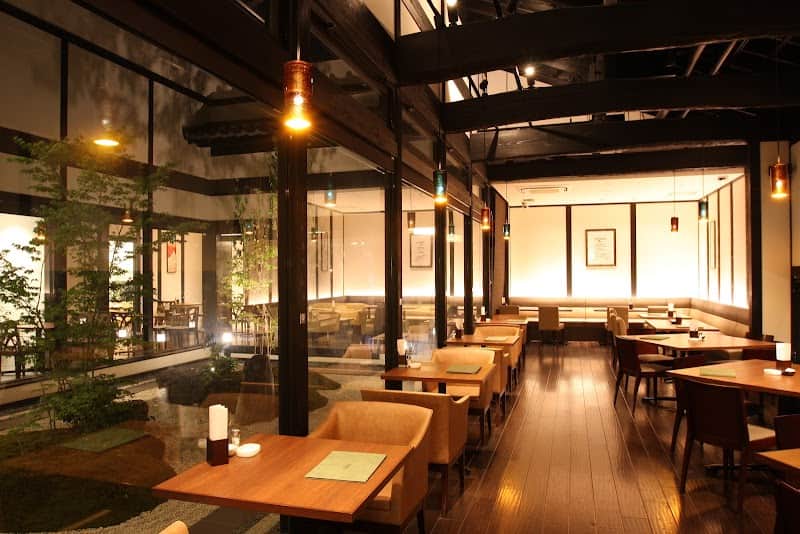 よつば珈琲の店内風景