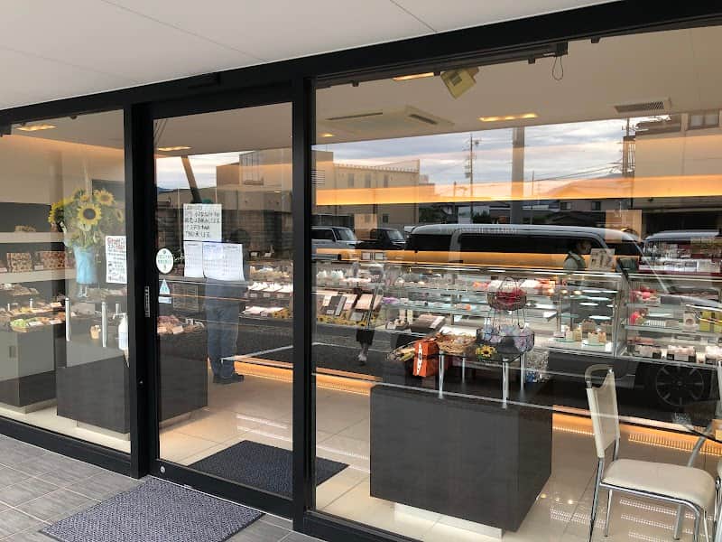 シャルム洋菓子店の店内風景