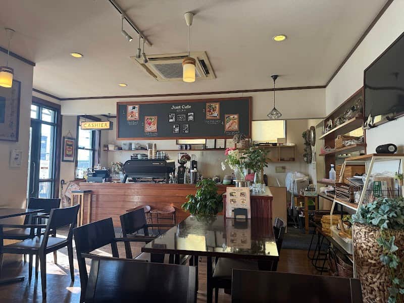 ジャストカフェ（Just Cafe）の店内風景