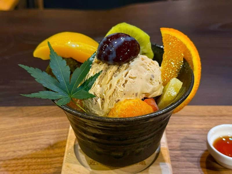 アルパインカフェ 満寿屋の店内風景