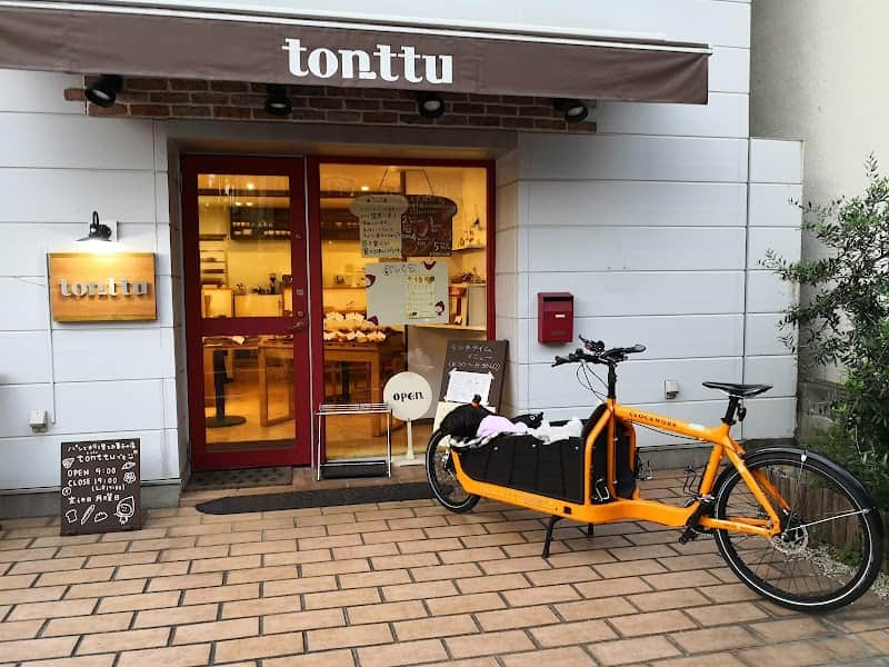 パンと料理とお菓子の店 tonttuの店内風景