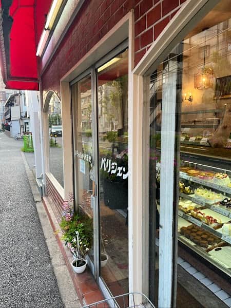 パリジェンヌ洋菓子店の店内風景