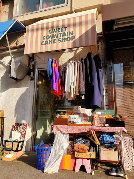 スイートファウンテンケーキショップの店内風景