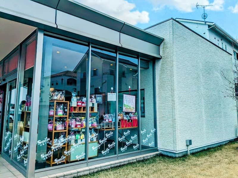 Smile洋菓子店の店内風景