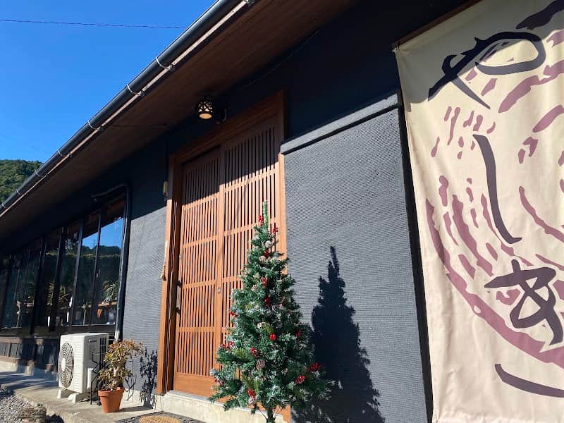 古民家カフェ やしきの店内風景