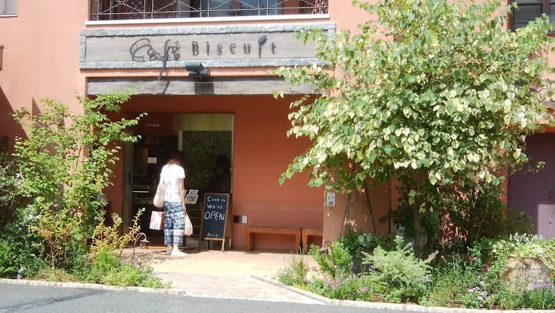 お菓子屋ビスキュイの店内風景
