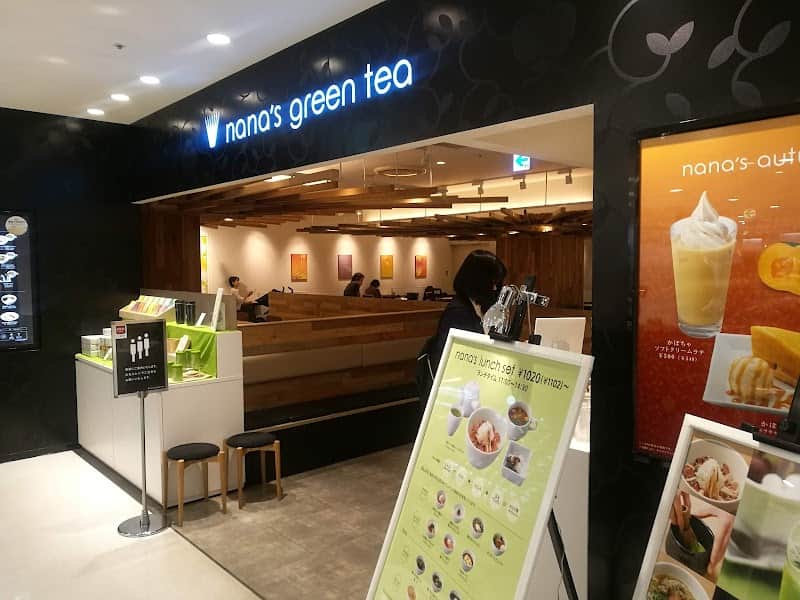 nana's green tea マルイファミリー溝口店の店内風景
