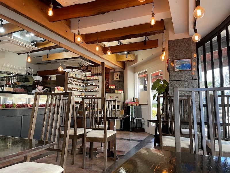 Patisserie L'essentielle (パティスリー レセンシエル)の店内風景