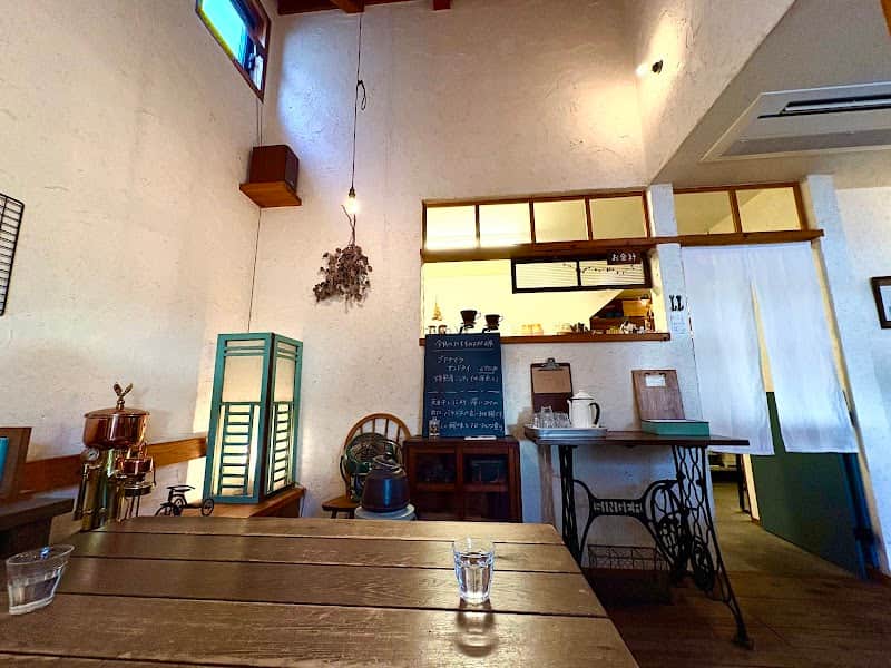 chapot cafeの店内風景