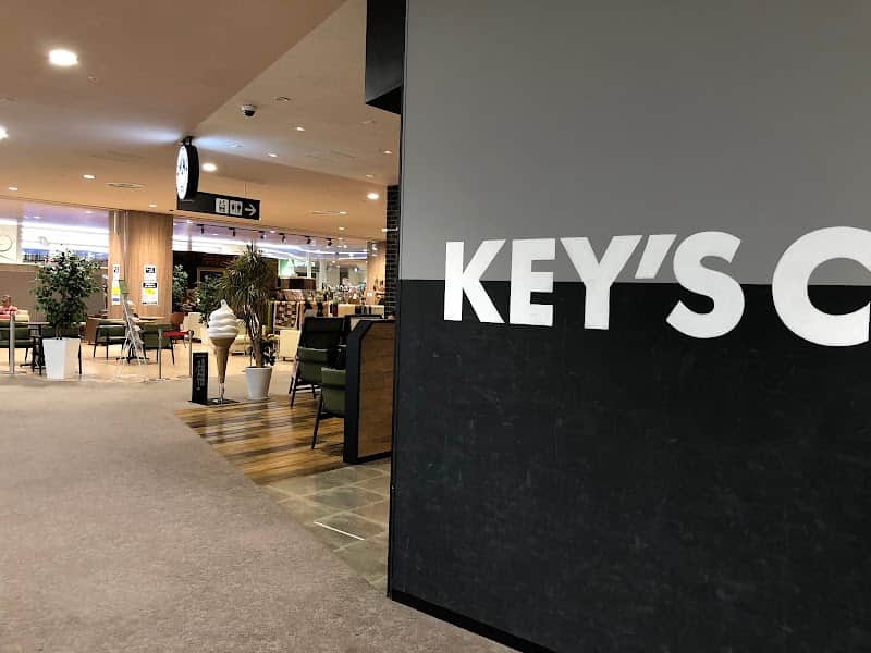 KEY’S CAFÉ 検見川浜店の店内風景
