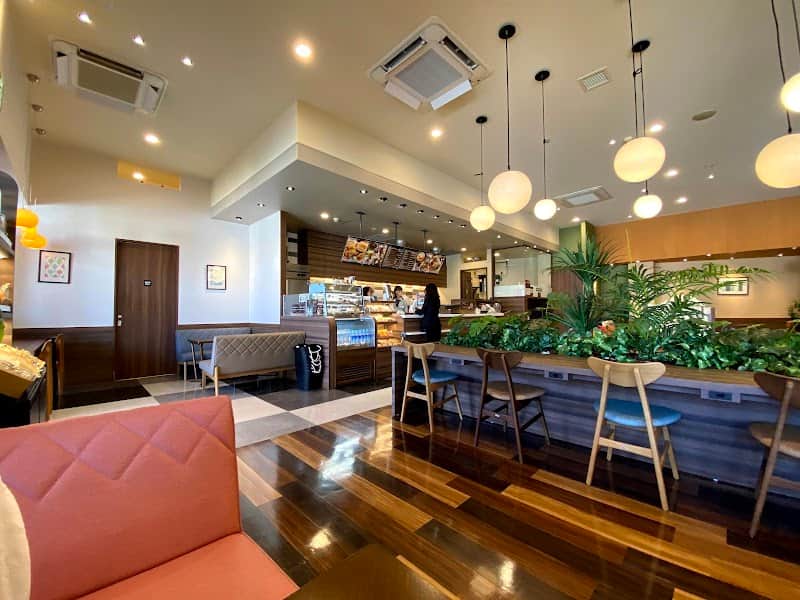 CAFE de CRIE カフェ・ド・クリエ イオンタウンとよみ店の店内風景