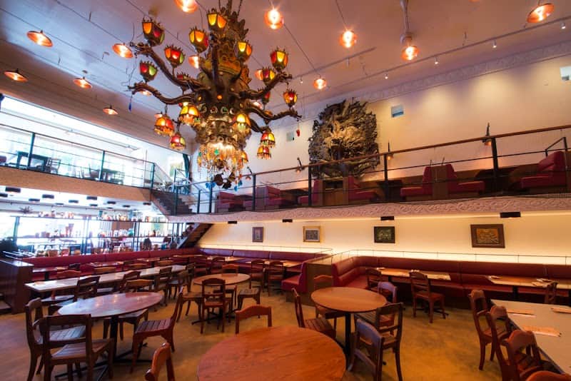 モンスーンカフェ 代官山の店内風景