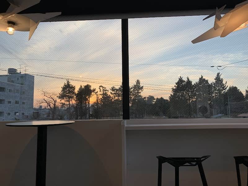 wave coffeeの店内風景