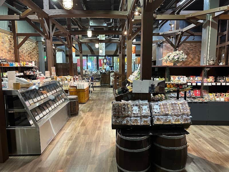 焙煎工房 mikiya coffeeの店内風景