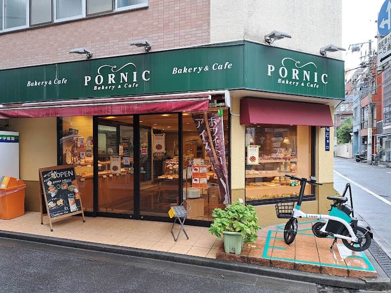ベーカリー&カフェ ポルニックの店内風景