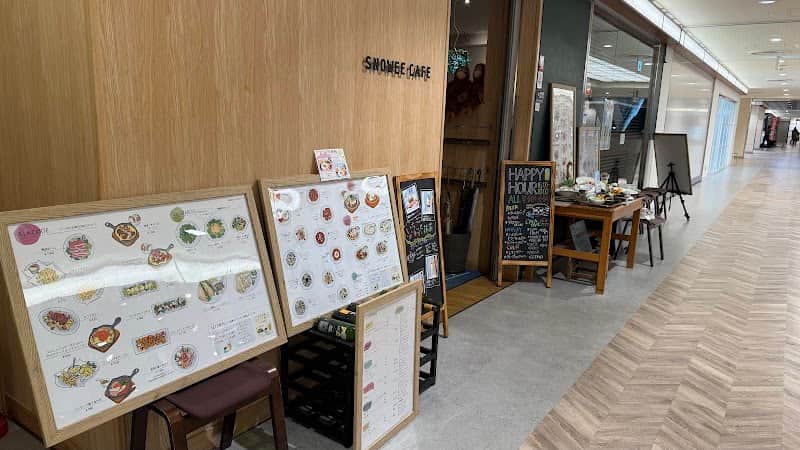 スノーウィ カフェの店内風景
