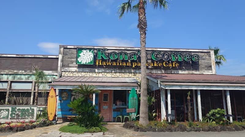 コナズ珈琲池田の店内風景