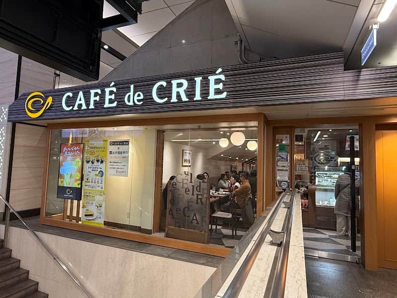 CAFE de CRIE カフェ・ド・クリエ 阪急三番街店の店内風景