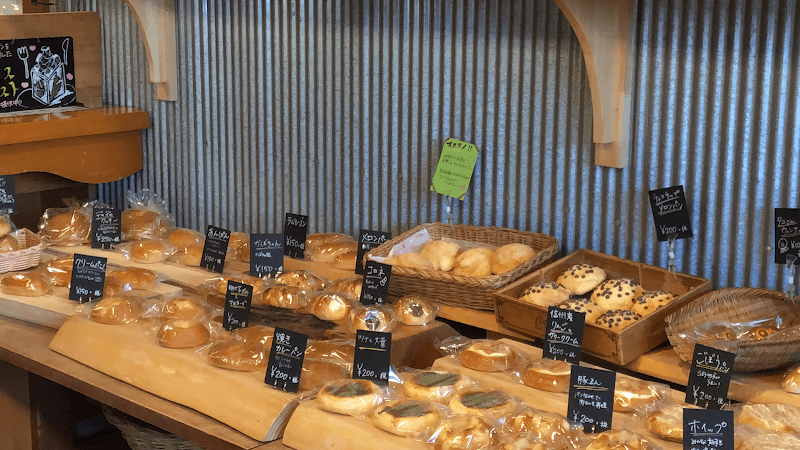 あさまパンの店内風景