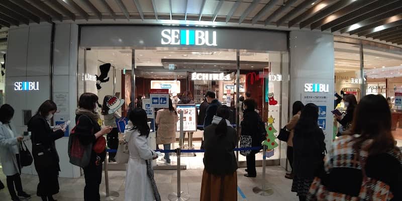 エシレ・パティスリー オ ブール西武池袋店の店内風景