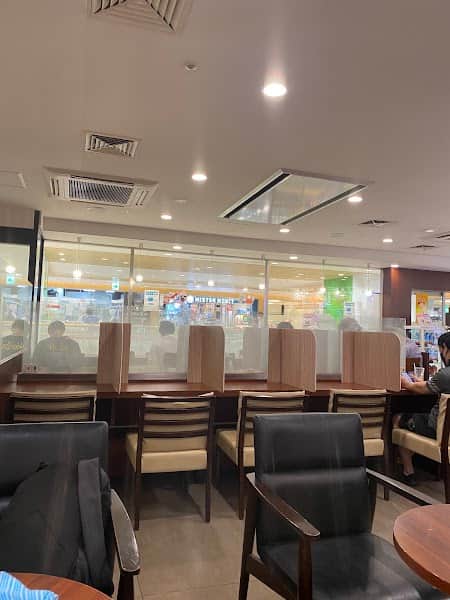 ドトールコーヒーショップ　シャポー本八幡店の店内風景