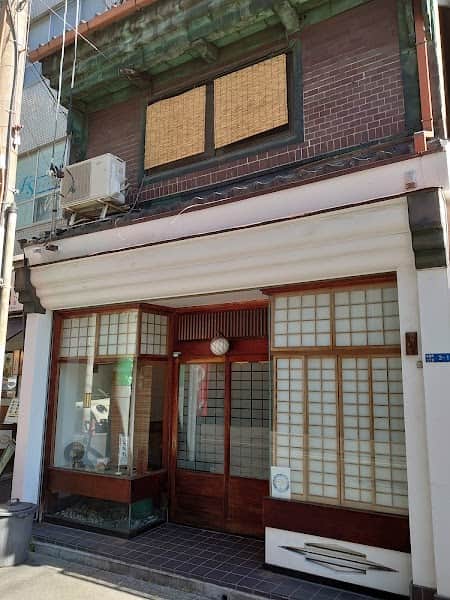 菊壽堂義信の店内風景