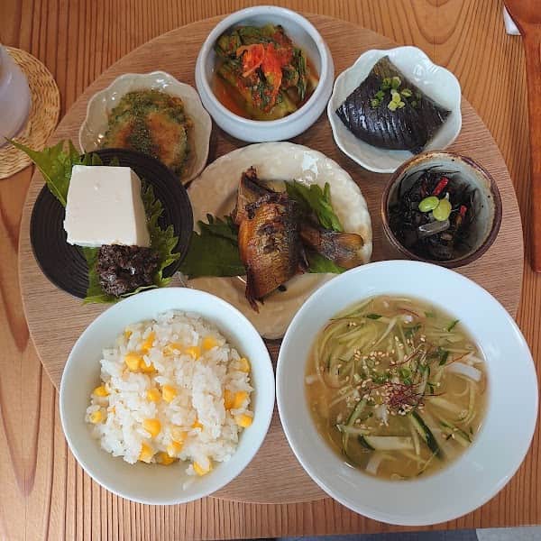 カフェ Y膳の店内風景