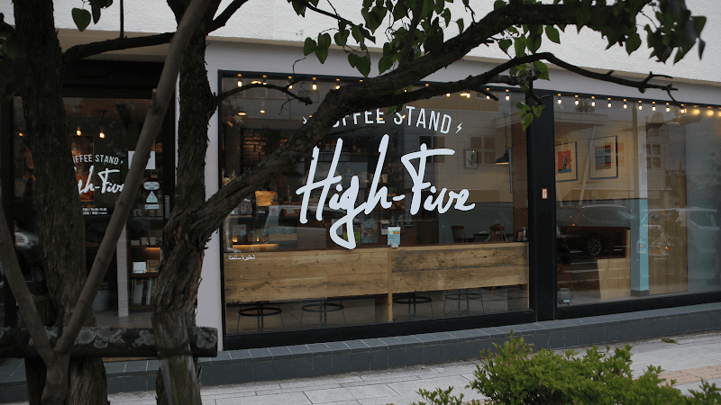 ハイファイブコーヒースタンドの店内風景