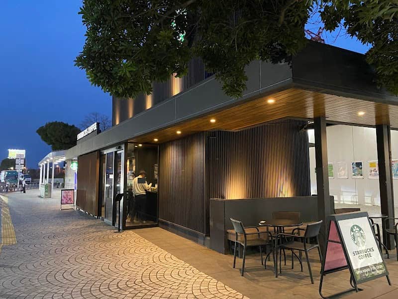 スターバックスコーヒー 湾岸幕張パーキングエリア上り線店の店内風景