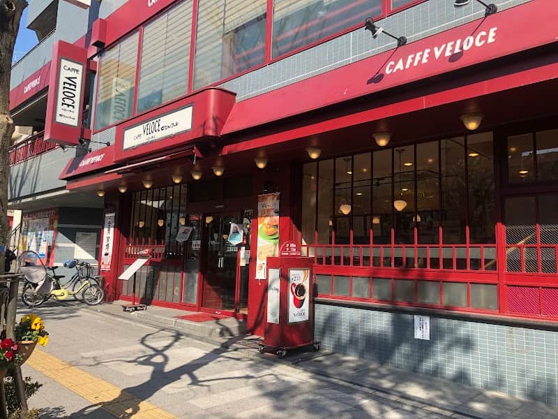 カフェ・ベローチェ 鶴見店の店内風景