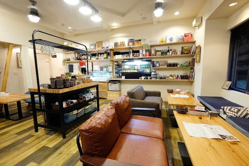 ANOTHER PLACE CAFE/アナザープレイスカフェ別所沼公園の店内風景