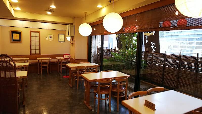 成城櫻子の店内風景