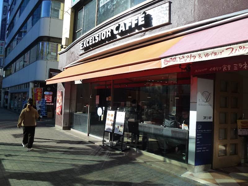 エクセルシオールカフェ 池袋東口店の店内風景