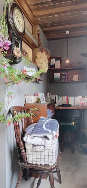 24Cafeの店内風景