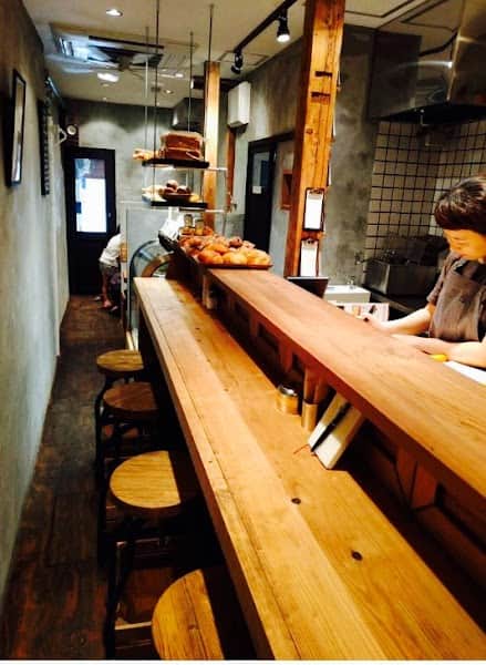 ロヂウラベーカリー 西新の店内風景