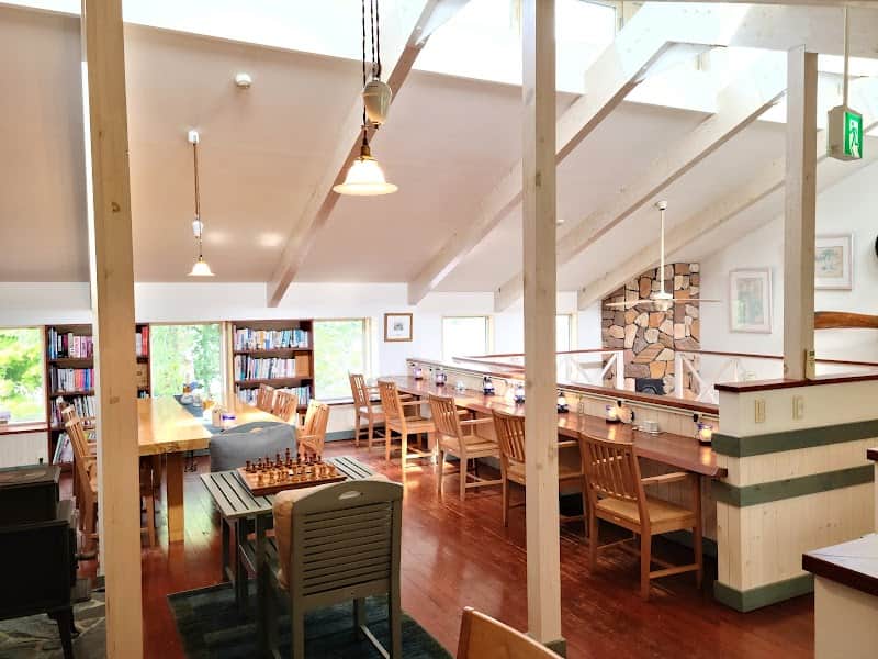 カフェオールド・タイムス (北海道鳥浜珈琲舘)の店内風景