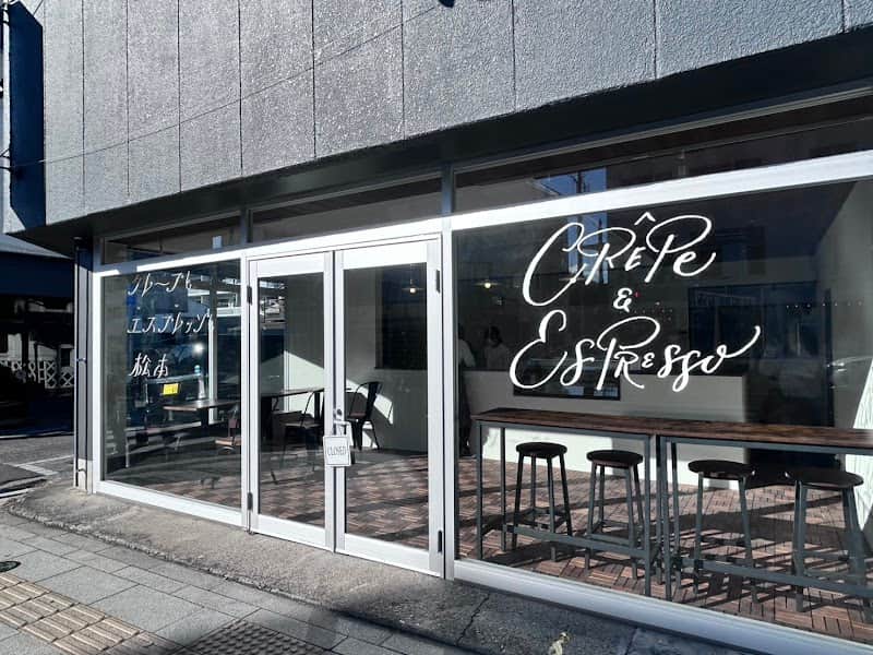クレープとエスプレッソと松本の店内風景