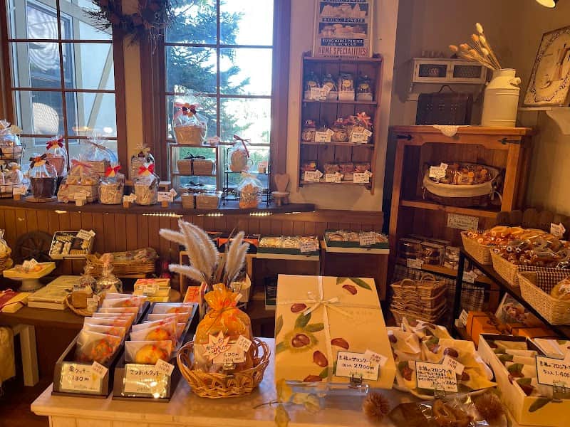 sweets factory ヌーベル三浦の店内風景