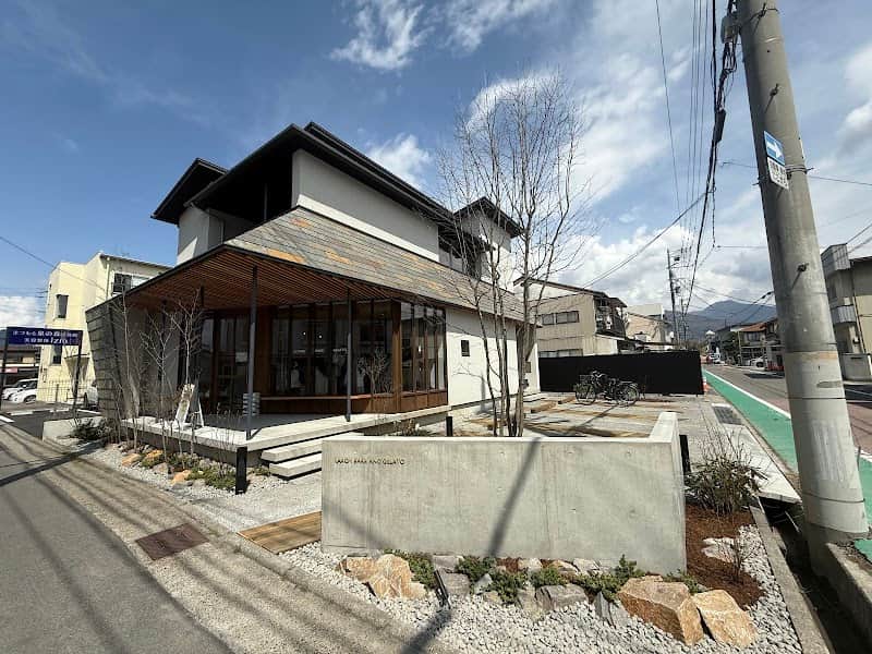 Larch Bake and Gelatoの店内風景