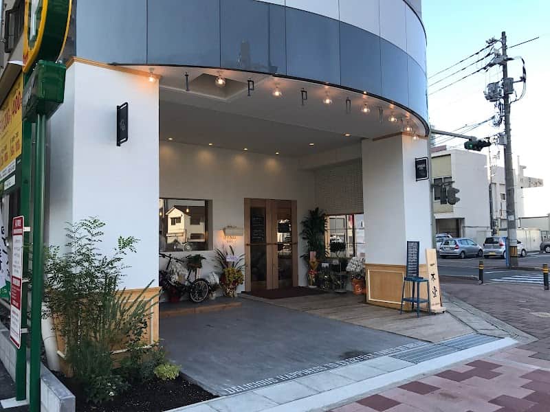 焼きたて食パン専門店 一本堂呉中通店の店内風景